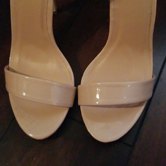 Heels - Picture 7 of 8